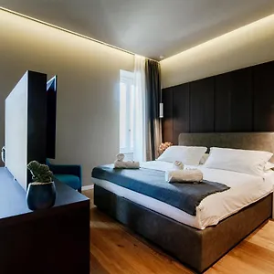 Gasthof Ama 18 - The House Of Travelers- Como